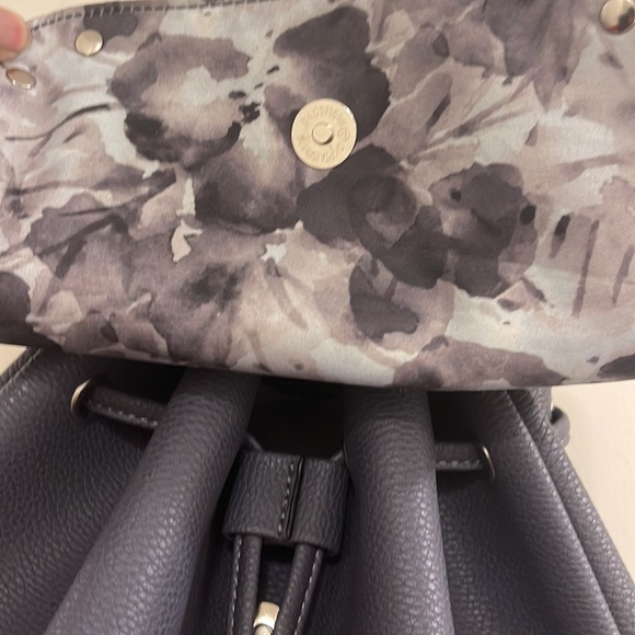 Unknown brand blue drawstring faux leather bag - Picture 5 of 9